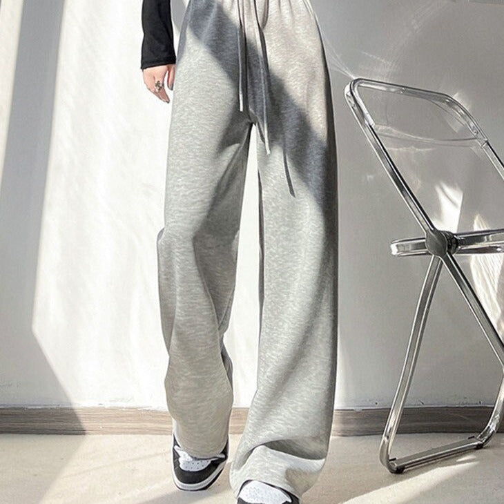 Wide-Leg Jogging Pants