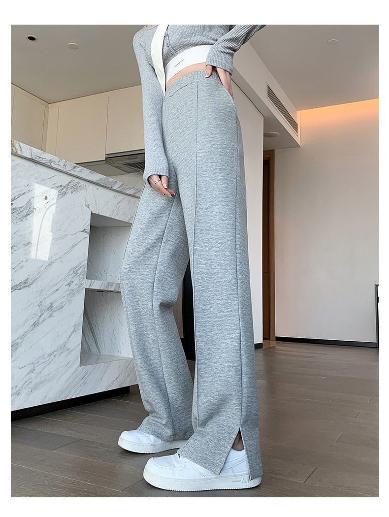 Wide-Leg Jogging Pants